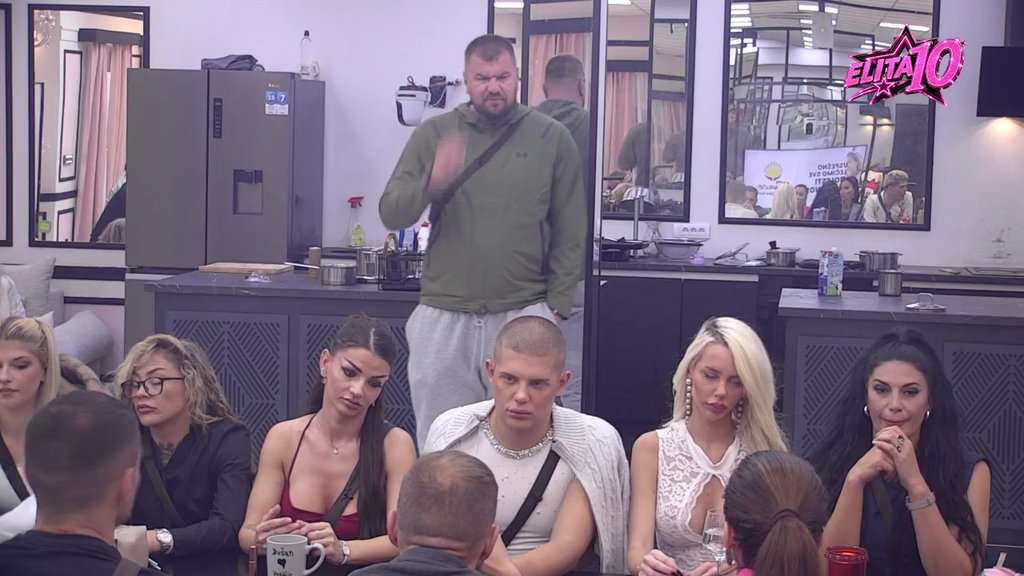 Janjuš otkrio da je nikad zaljubljeniji u Sandru, Mića skočio kao oparen: Ti to samo misliš, pa... (VIDEO)