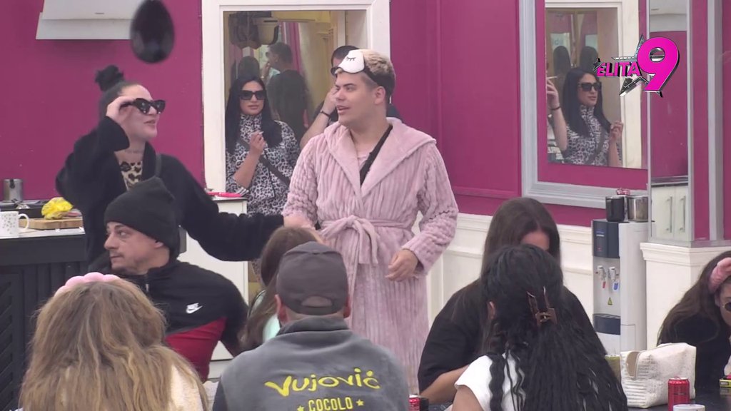 RASKRINALA GA: Sandra optužila Murata da je zaljubljen u Boginju, on zanemeo (VIDEO)