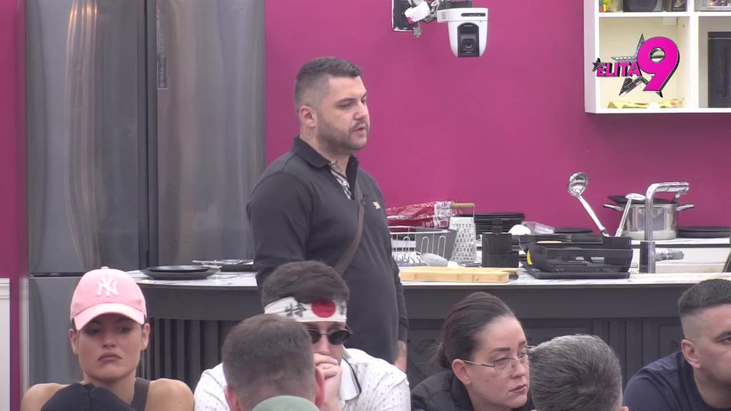 Isplivala istina: Asmin priznao da li je varao Aneli sa Stanijom, Janjuš dolio ulje na vatru: Njoj je samo novac u glavi (VIDEO)