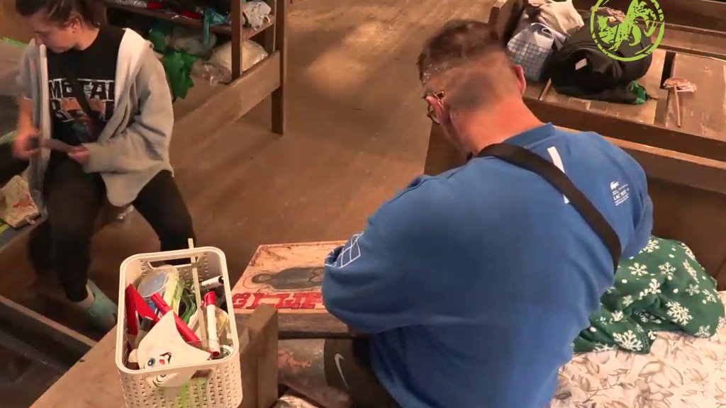 KREATIVNOST NA DELU! Kristijan Golubović se ponovo isprobao u rezbarenju drveta - Ono što je sada napravio ODUŠEVILO je sve (VIDEO)