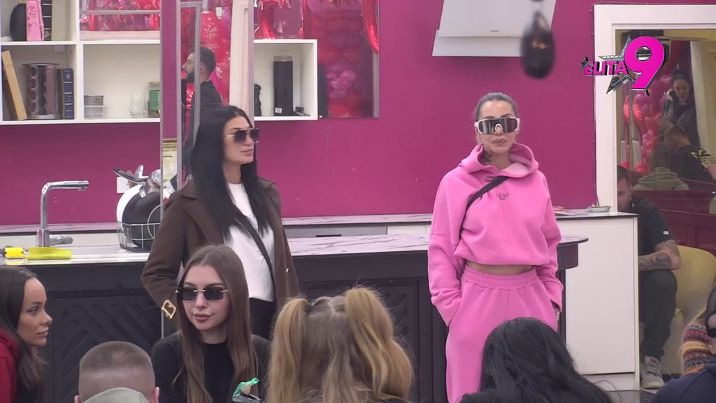 Mora nešto da prevagne, pa makar i pokloni! Anđelo birao između Aneli i Jakšićke, Ivan Marinković ga jednom rečenicom UBO U METU! (VIDEO)