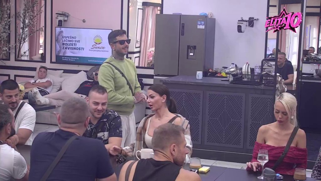 Polako sve isplivava na površinu! Glorija i Laura progovorile o sukobu i zašto su se blokirale na instagramu (VIDEO)