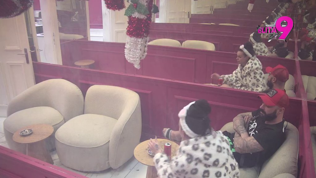 Pet sati sam gledao u zid zbog tebe: Luka se vratio u 'mood' pravdalice, Anita ne može da joj je prebacio Asmina (VIDEO)