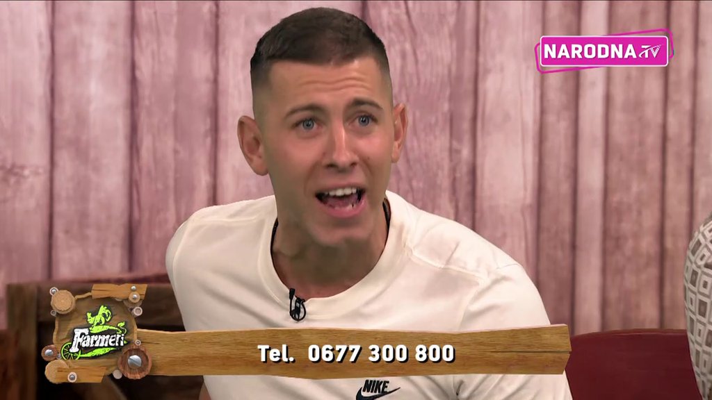 LETI PERJE: Gledalac pokušao da ponizi Božu Džonsa, pa osetio njegov gnev! (VIDEO)