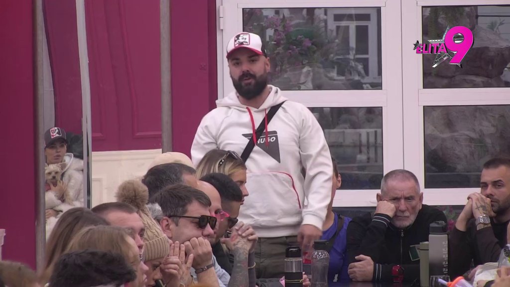 Čekam od ove gusenice u stomaku da prorade leptirići: Luka ne prestaje da pecka Aneli, ona priznala da se kaje zbog poljupca! (VIDEO)