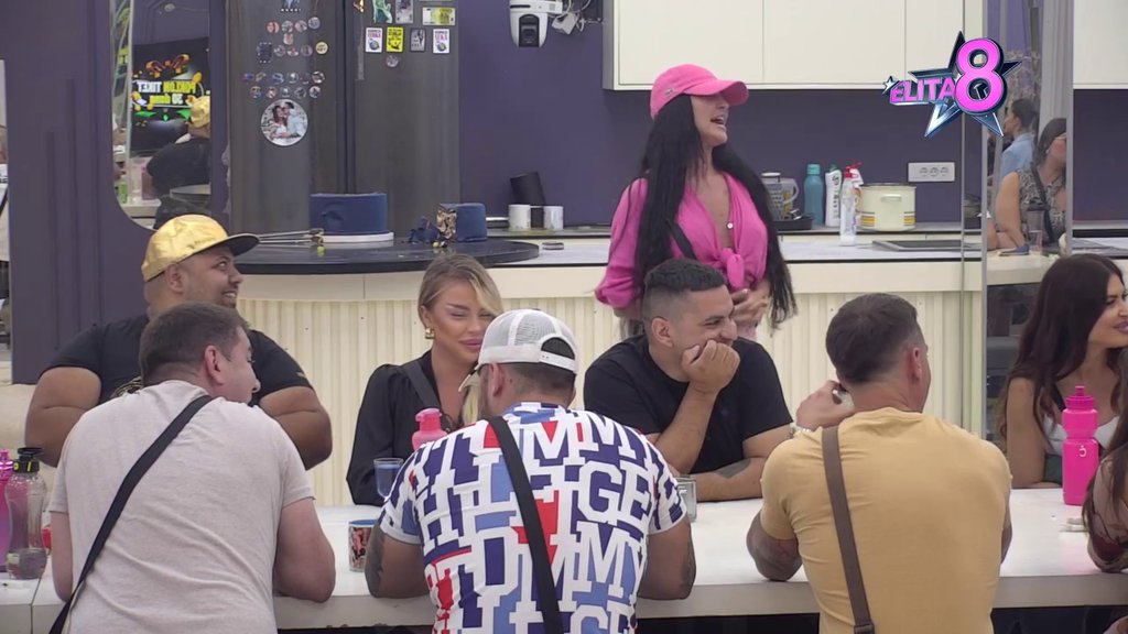 Dokazao je da je nasilnik: Slađa raskrinkala Marka i Sanju, otkrila sve što joj je Grujićeva rekla u poverenju pa pomenula njegovu majku: Rekla je da će razdvojiti sina od ku*vetine (VIDEO)