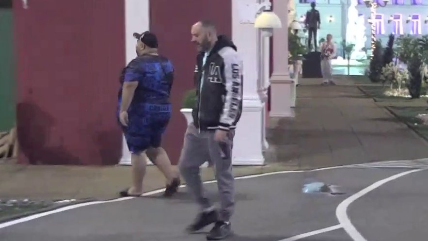 Ona je ponosna, veruj mi: Uroš otkrio detalje sa žurke, pa priznao da se oseća iskorišćenim jer ga Stojin sin izbegava nakon poljupca (VIDEO)