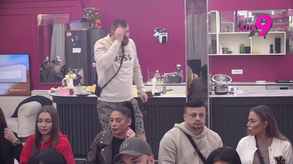 Pozajmila joj NOVAC, a sad je drži u šaci? Kačavenda ostaje bez poslednjeg prijatelja: Otkriveno kako je blatila i pljuvala Vanju Živić, Janjuš i Anđelo izneli sve detalje! (VIDEO)