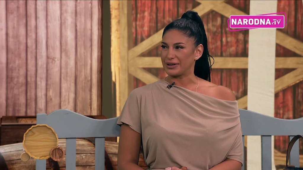 Spremila sam slavu jedne godine od Tiktoka, znaš li kakvi momci pišu mojoj baki: Sneža Kušadasi PRODAJE DEDOVINU, rešila da se odseli iz Male Krsne, pa se posvađala sa Jakšićkom (VIDEO)