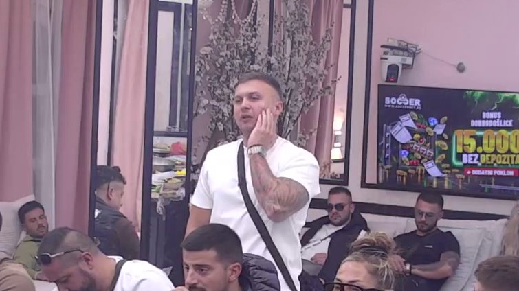 Filip Car nikad žešće napao Anđelu! Ispljuvao je kao nikad do sada, pa pomenuo i Đenoviće (VIDEO)