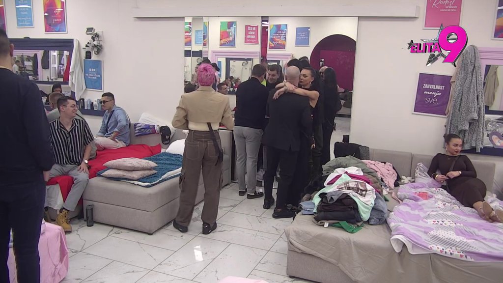 Nova tura poniženja: Luka poželeo da se pohvali Maji, ona ga bez blama oduvala! (VIDEO)