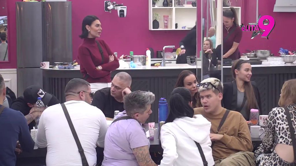 Odsvirao kraj: Terza rešio da Mini okrene leđa kad joj je najpotrebniji, ona umalo završila u suzama! (VIDEO)