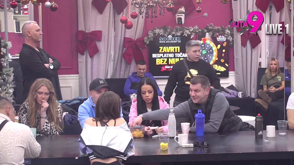 Nisu se iskreno voleli, videli su interes: Matora brutalnim rečima unakazila Aneli i Luku! (VIDEO)