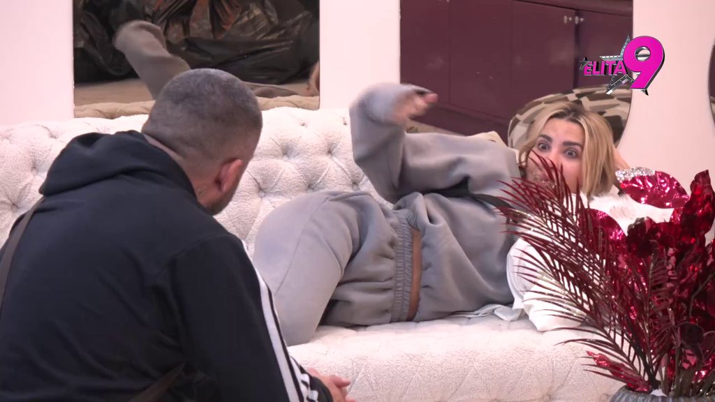 NE MOŽEMO DA BUDEMO PRIJATELJI: Aneli odbila da razgovara sa Asminom, otkrila da joj se zgadio: PAO SI MI U OČIMA! (VIDEO)