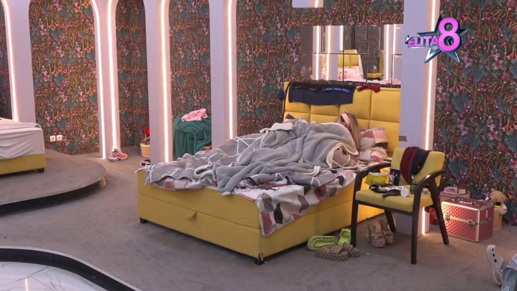 Nije dobila šta je htela: Aneli pokušala dobro poznatom taktikom da obrlati Luku, on je oduvao! (VIDEO)