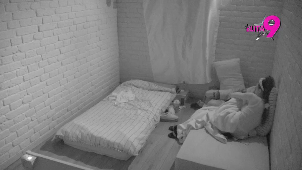 Kaju se, ali i ipak ne! Šok u izolaciji: Anita i Luka otišli korak dalje, sada prešli na francuske poljupce (VIDEO)