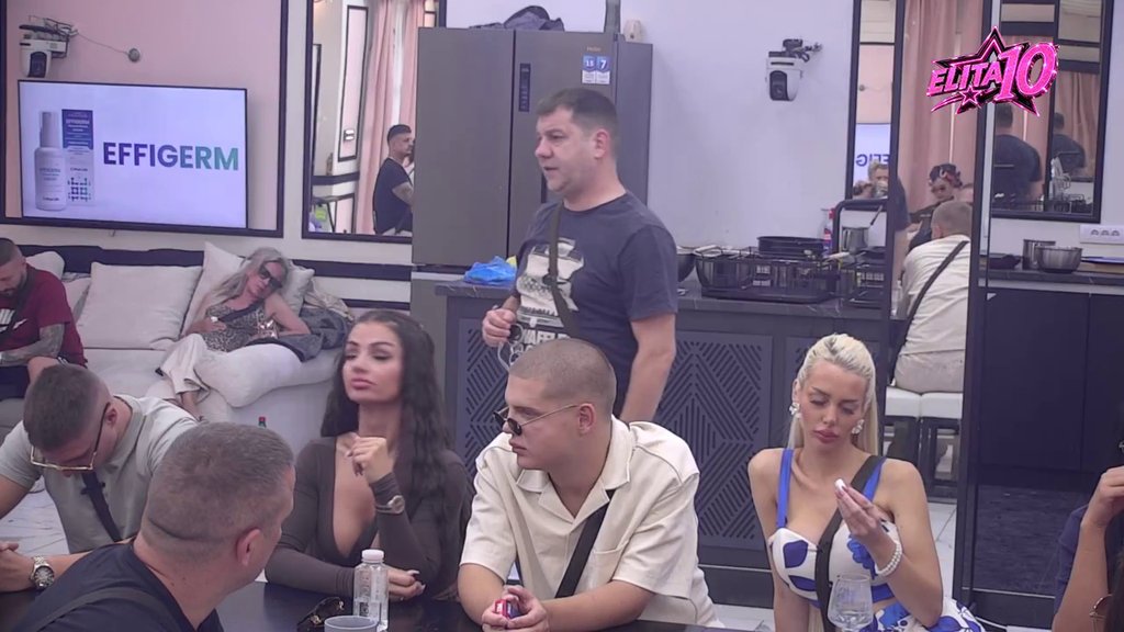 Pokušao da je iskarikira, pa mu se vratilo ko bumerang! Ivan krenuo na Lauru, pa ga Uroš ubacio u centrifugu: Kaži svom detetu... (VIDEO)