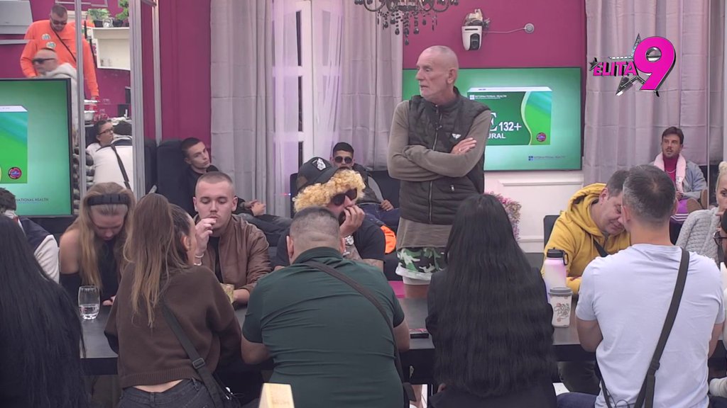 Mića digao Aneline bivše na noge, izazvao opštu pometnju, pa udario na njih: Asmin i Janjuš ne mogu očima da se gledaju, a tek... (VIDEO)
