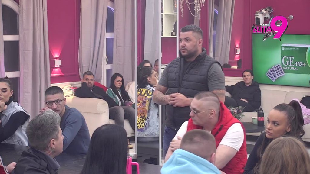 Zaratila i s Bogom i s narodom! Učesnici rešili da demoliraju Kačavendu, brutalne uvrede sevaju po Beloj kući (VIDEO)