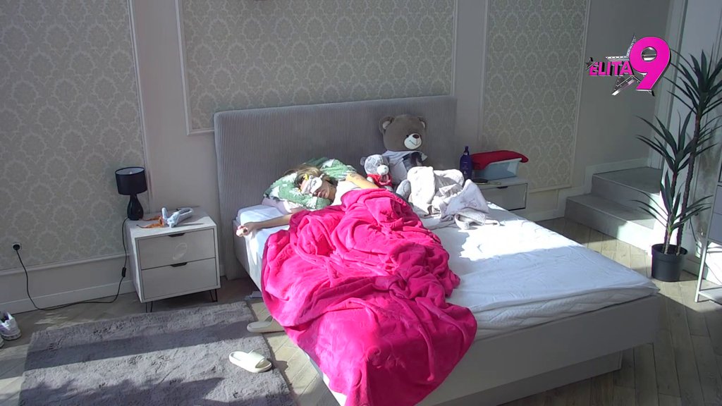 Aneli nije otišla na rođendan sestrića Neria: Totalni raskol u porodici Ahmić, evo gde je ona i šta radi dok on slavi (VIDEO)