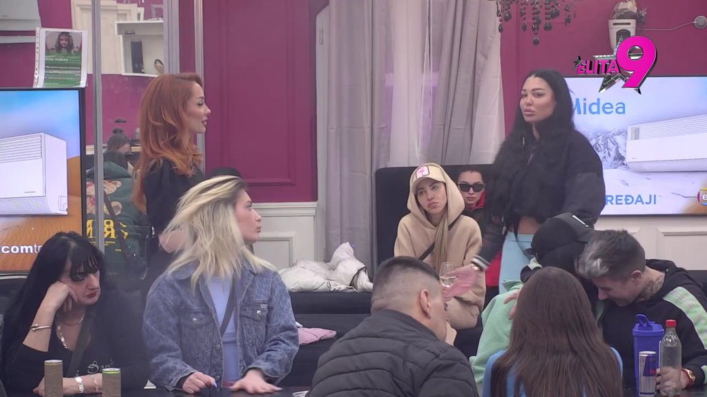 Očajnički vapaji za Filipom Carem? Maja otkrila kad će prestati da poručuje plišane igračke koje je podsećaju na bivšeg (VIDEO)