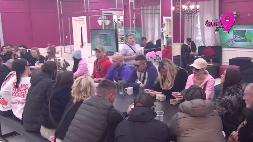 STAVI NEŠTO POD MAČ! Matora posavetovala ovog učesnika da MUVA DEVOJKE, a onda se obratila Aniti! (VIDEO)