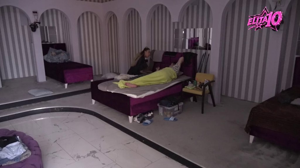 To je vaš Đukić: Aneli zapenila na sve zbog Filipovog intimnog čina sa Laurom, pa otišla kod Marinkovića da mu se jada! (VIDEO)