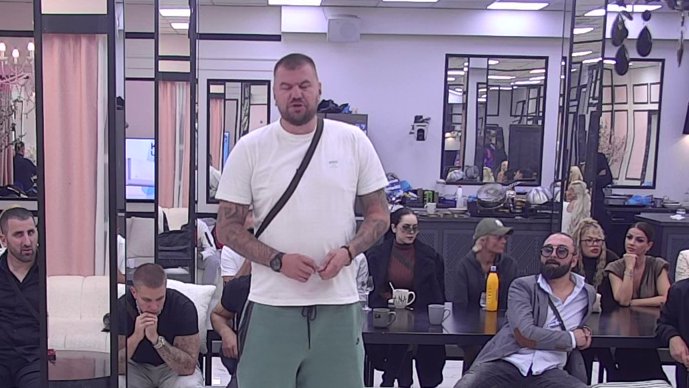 Pomutila mu pamet: Janjuš ne krije da mu smeta što je Sandra povezivana sa Matejom i Bajom, ali je spreman da zažmuri na sve! (VIDEO)