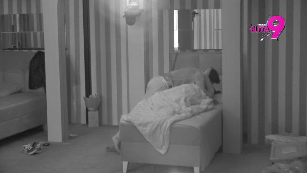 Pao poljubac: Đukić i Teodora se definitivno smuvali! (VIDEO)