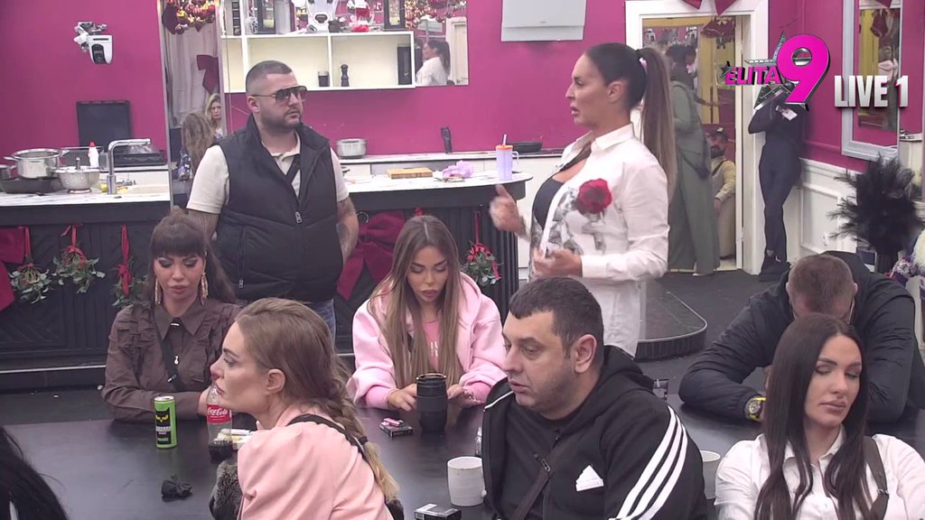 Alibaba žestoko osuđen: Lepi Mića i Kačavenda ga unakazili zbog brutalnog ponižavanja Aneli, nastao haos u Beloj kući! (VIDEO)