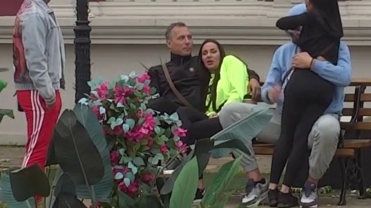 Nova veza u Eliti! Miki Dudić prigrlio ovu učesnicu, ona se topila u njegovom zagrljaju! (VIDEO)