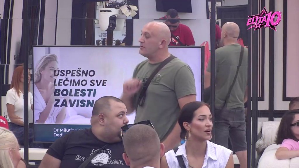 BIO SAM GOSPODIN, LJUBIO SAM TI NOGE, KUPIO SAM TI CIGARE: Milan misli da Radi ništa nije falilo pored njega (VIDEO)