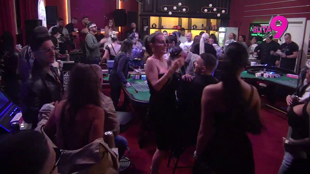 Udarili po alkoholu: Filip rešio večeras da napije Teodoru! (VIDEO)