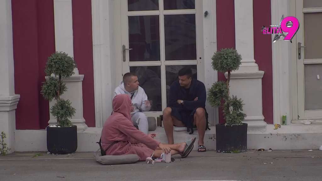 Koga boli briga za PREPODOBNOG ARHANGELA S NEBESA! Kačavenda ne može da veruje šta joj Anđelo radi, Dača ga ponizio! (VIDEO)