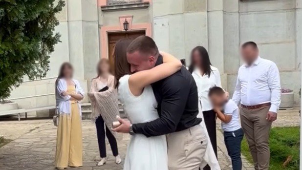 OŽENIO SE BIVŠI ZADRUGAR! U istom danu verio svoju izabranicu i stao na ludi kamen, čestitke pljušte! (FOTO)