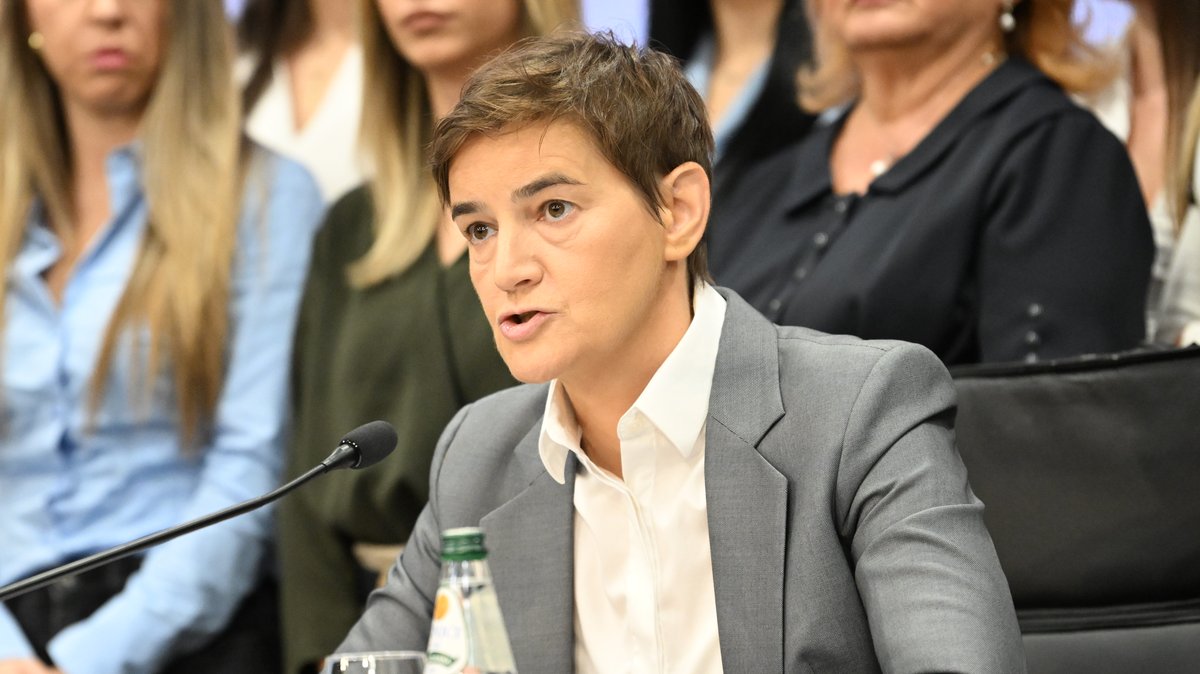 'Ovi ljudi mi daju energiju!' Ana Brnabić pred početak velikog skupa u Novom Sadu: Zbog njih se trudimo svakog dana!