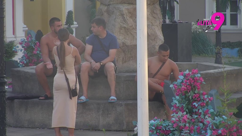 Sara Stojanović doživela nervni slom: Ostavila Murata i priznala da njeno srce pripada Ivanu, urliče iz petnih žila na sve! (VIDEO)