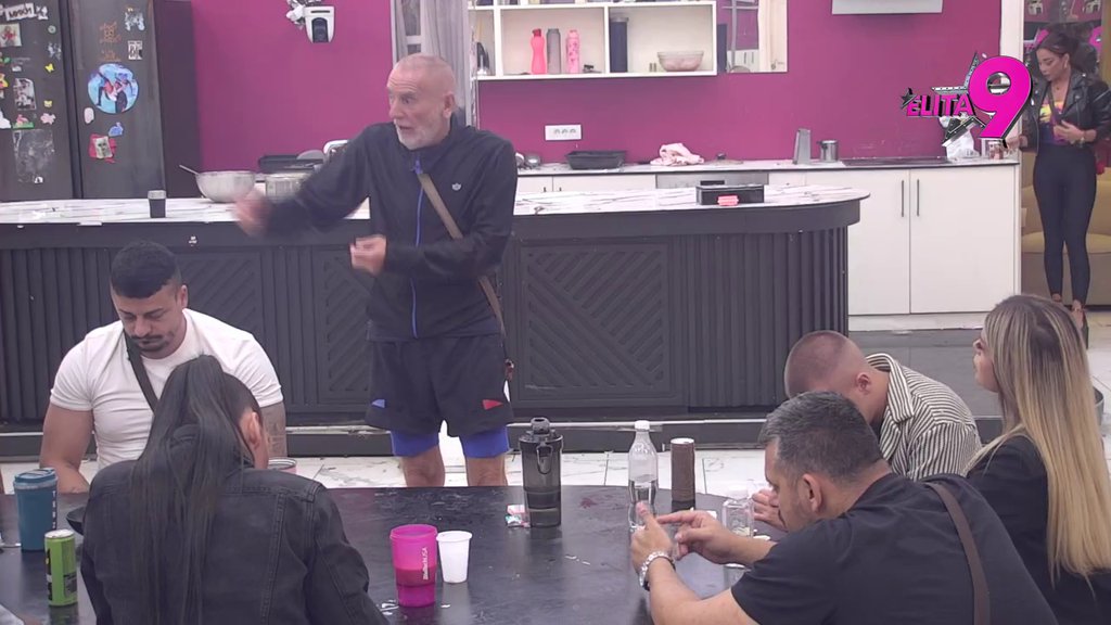 Dušica na korak do raskrinkavanja Đukića! Ne može da sluša njegove priče o emocijama prema Aneli, pukao joj film: Grlimo se po tri sata... (VIDEO)