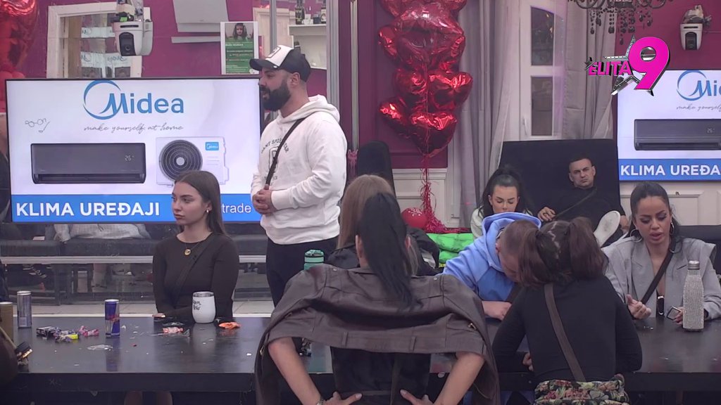 Ja vam skidam maske, ona je sada novogodišnja jeb*čica: Stanić ponosan kao treći najbeskrupulozniji učesnik, Teodora priznala: Jedino sam nefer ispala prema mojima (VIDEO)