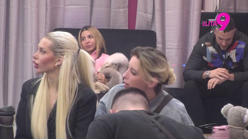 K**va zbog koje deca kući plaču: Sunčica doživela fras zbog Anite, pa je žestoko izvređala jer je navodno bila ljubavnica Relje Popovića! (VIDEO)