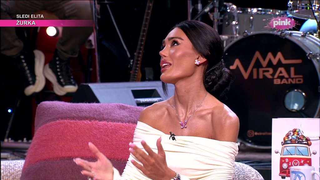 Ana Korać posle 5 godina uživo na Pinku! Evo čime joj se bavi muž i zašto ga krije: Nema 80 godina, ima veze s medijima, ali...