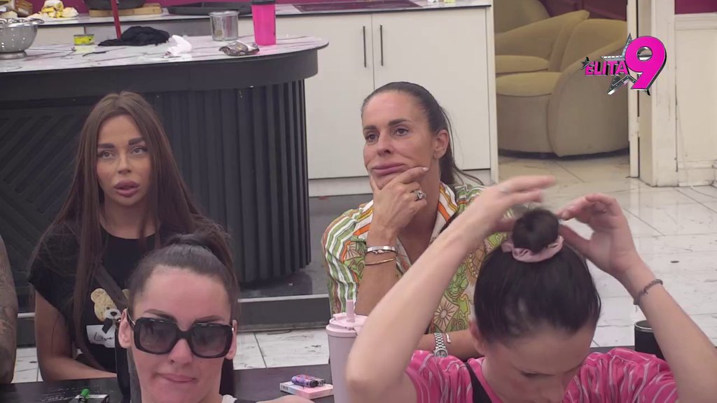 PODGREJAO SUMNJU: Janjuš izjavom pokrenuo spekulacije među učesnicima da je bio intiman sa Kačavendom, Bebica otkrio šta mu je ona rekla o odnosu sa Janjuševićem! (VIDEO)