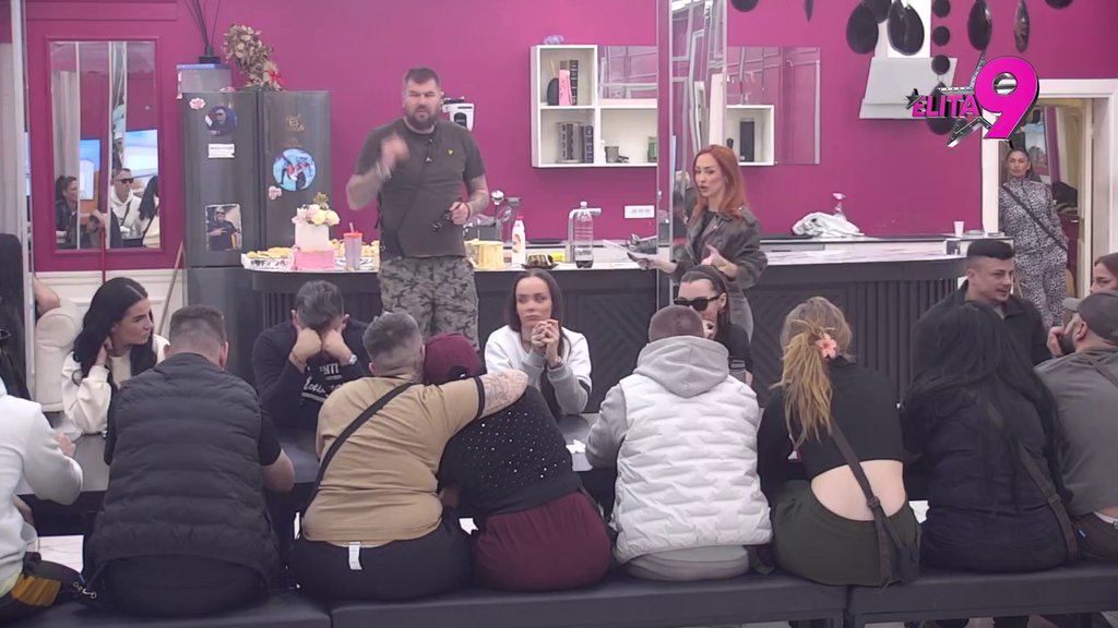 Imam pravo da imam taktiku: Alibaba očas posla razbucao prijateljstvo Aneli i Jovane pevačice, tikva pukla brže nego što se očekivalo! (VIDEO)