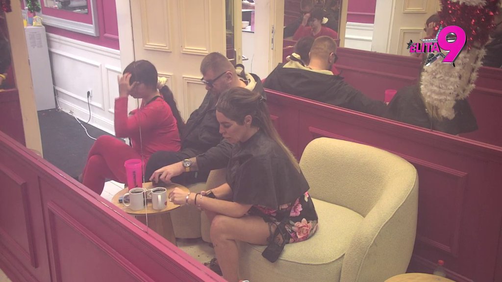 POKUŠAVA DA SE OPERE OD FLERTA SA ASMINOM: Uroš stavio Maju na stub srama, Neria optužio da ZANEMARUJE Hanu, pa izanalizirao odnos Luke i Anite! (VIDEO)