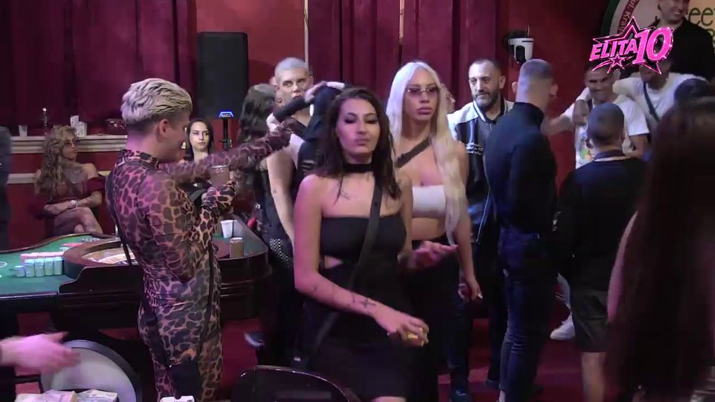 Dođi, dođi! Uroš Stanić prstom dozivao Milana: Počeo da ga ljubi po vratu, pala razmena nežnosti (VIDEO)