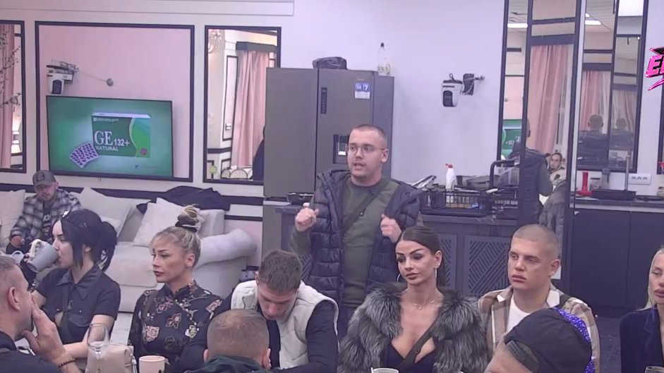 Dačo bez zadrške udario Caru na muškost:  Ona sve radi namerno, ti je ispod jorgana pitaš da li je više volela Janjuša (VIDEO)