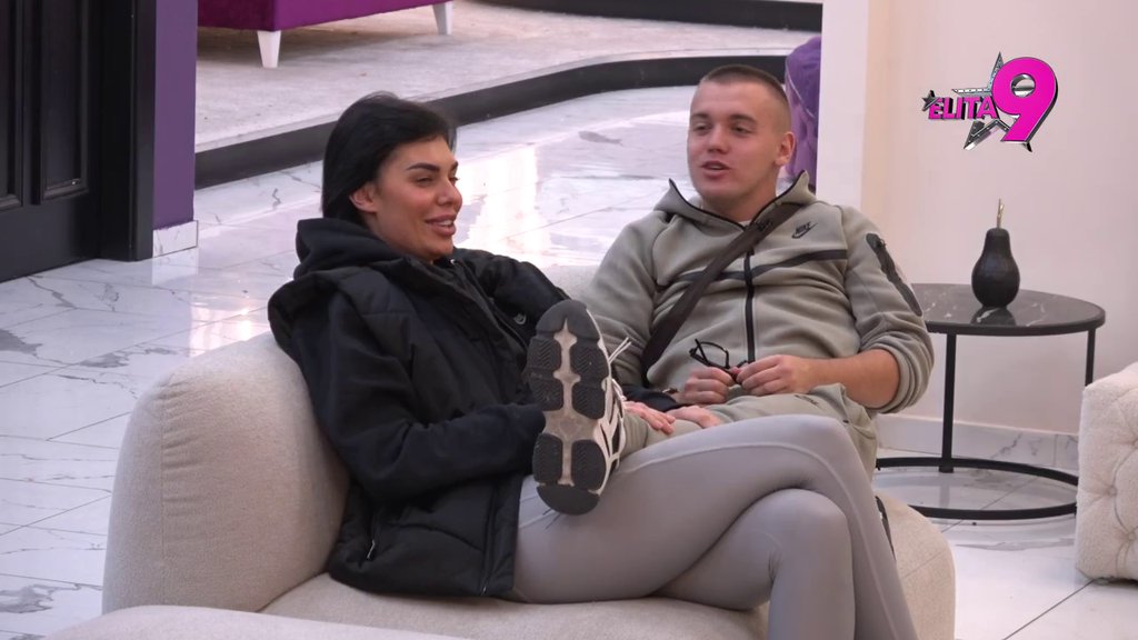 Ima još jedna Kačavenda, pojma nemate o životu: Alibaba u šiframa priznao da se lomi između Maje i Mine? Vrbaški mu jasno stavila do znanja da se ONA PITA ZA SVE! (VIDEO)