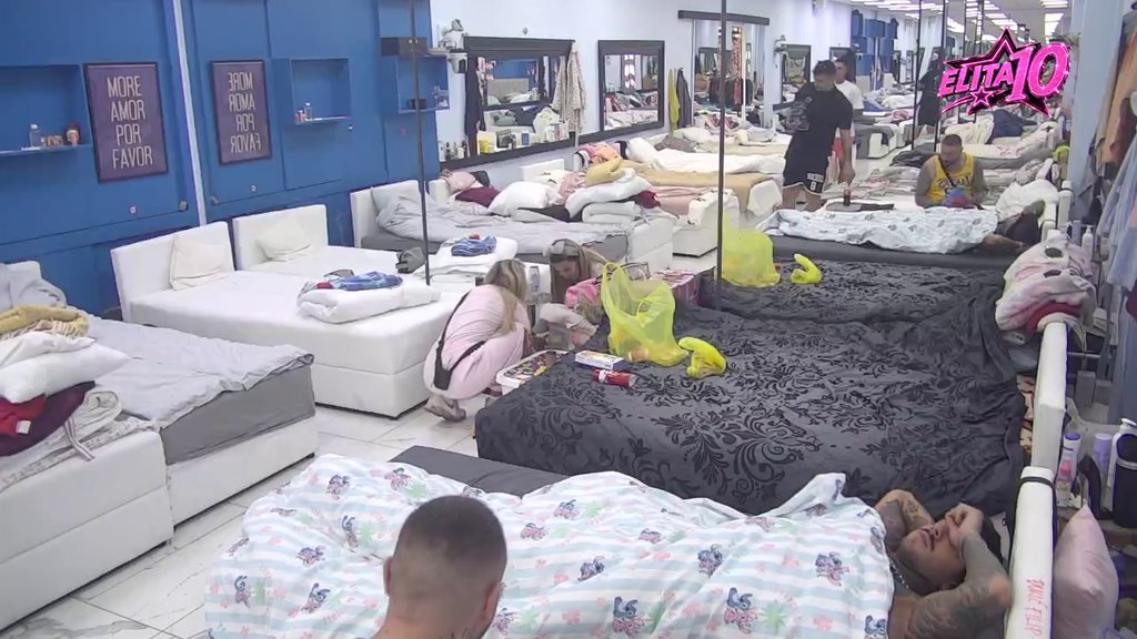 Nema šanse meni nešto da promakne: Aneli ponosna na sebe jer je družini Pere Kvržice kupila svu hranu! (VIDEO)