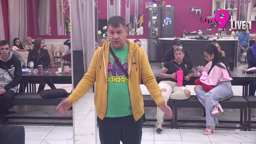 Totalna kontra: Bebica veruje da će ljubav sa Teodorom pobediti sve, ona ne zna ni da li će jutro dočekali zajendo! (VIDEO)