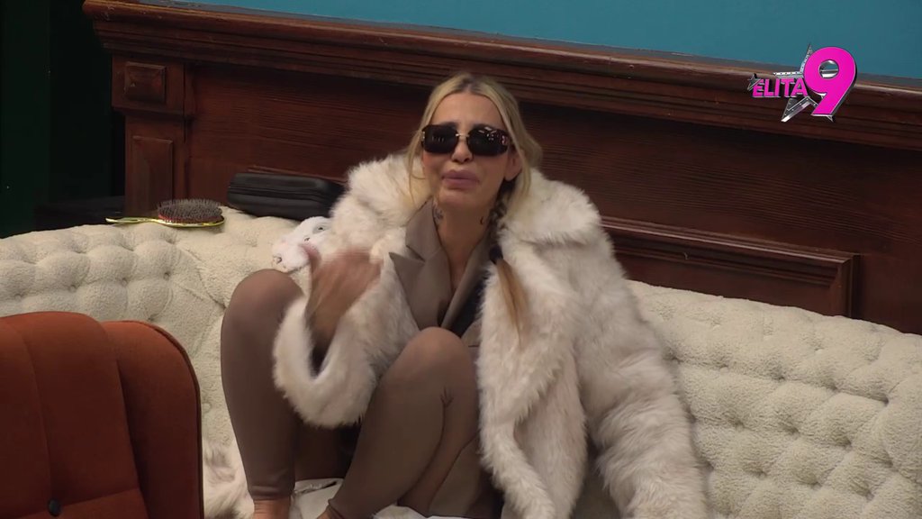 Aneli Ahmić ima nervni slom: Jeca i urliče iz petnih žila, Lukin flert sa Anitom je doveo do LUDILA! (VIDEO)